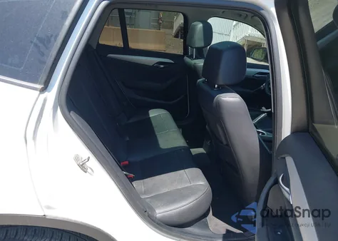 2015 BMW X1 xDrive28I из США, поврежденный, VIN WBAVL1C53FVY36288